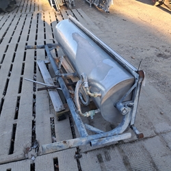 1 stk. brugt vippe vandkar til gulv, længde: 2 m. VK62